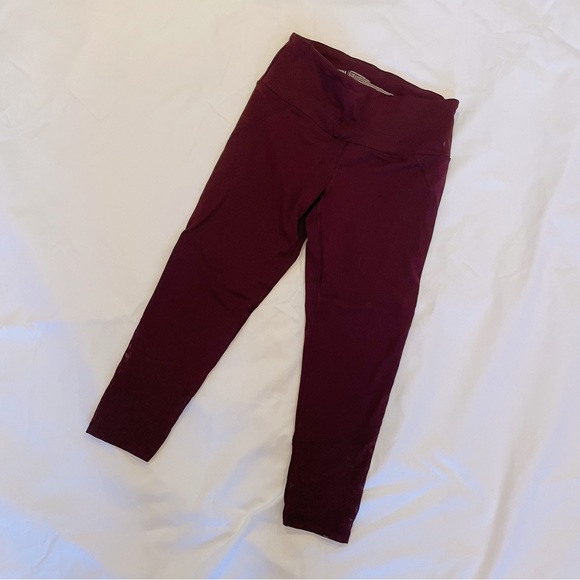 Victoria's Secret Knockout Capri Leggings Cheetah Print Mesh - Picture 2 of 11